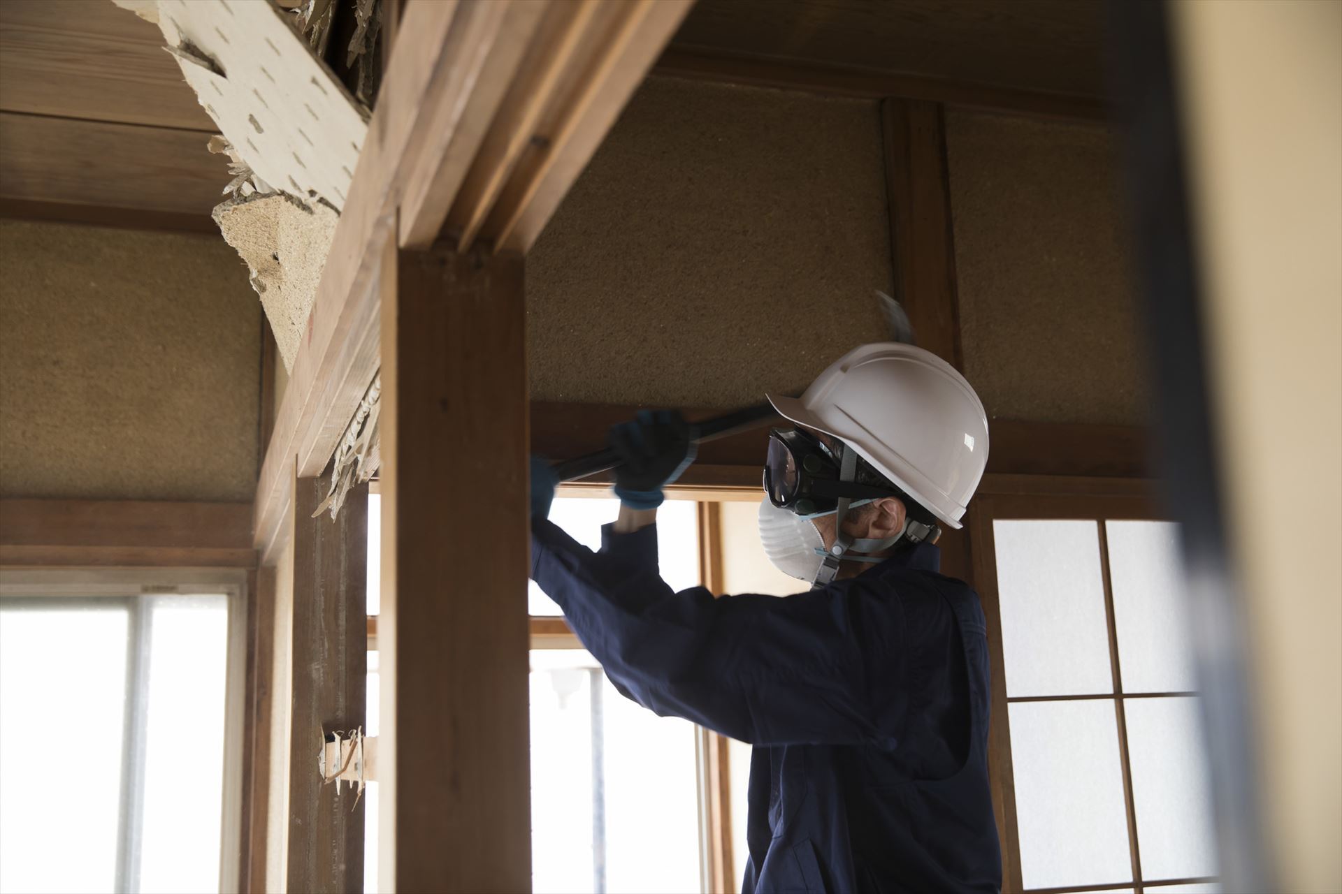 内装解体スタッフを募集 | 大阪で解体の求人ならBUILD UP